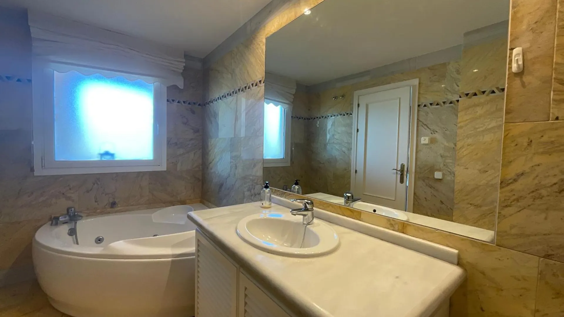 Casa Coco-Puerto Banus Apartment Marbella